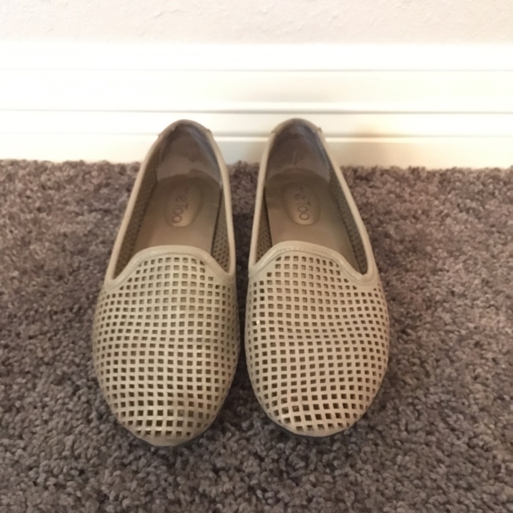 Me Too gold mesh loafers